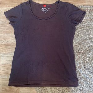 Brown basic t